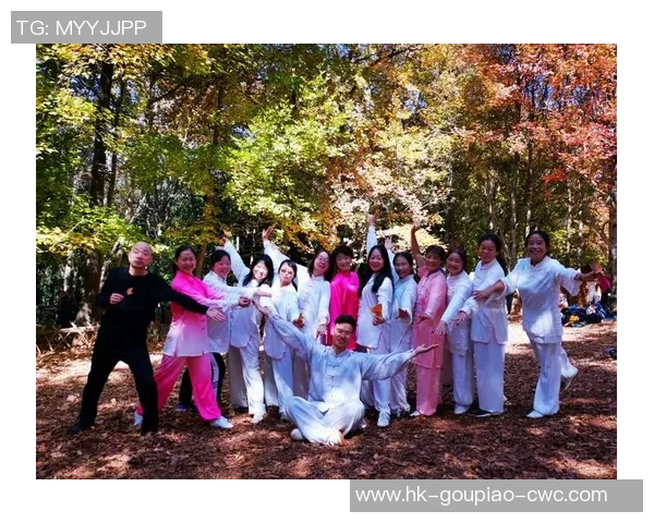 足球裁判陈钢的执法之路与职业生涯的精彩瞬间回顾